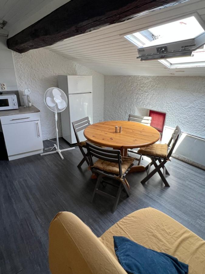 Appartement Au Coeur De Carcassonne Luaran gambar